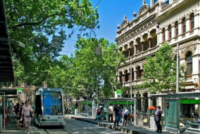 Отель Collins Street Apartments  Мельбурн